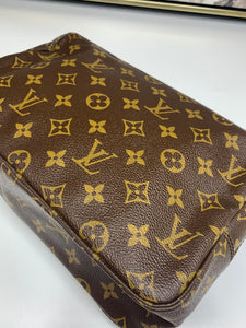 Louis Vuitton Trousse Toilette 28