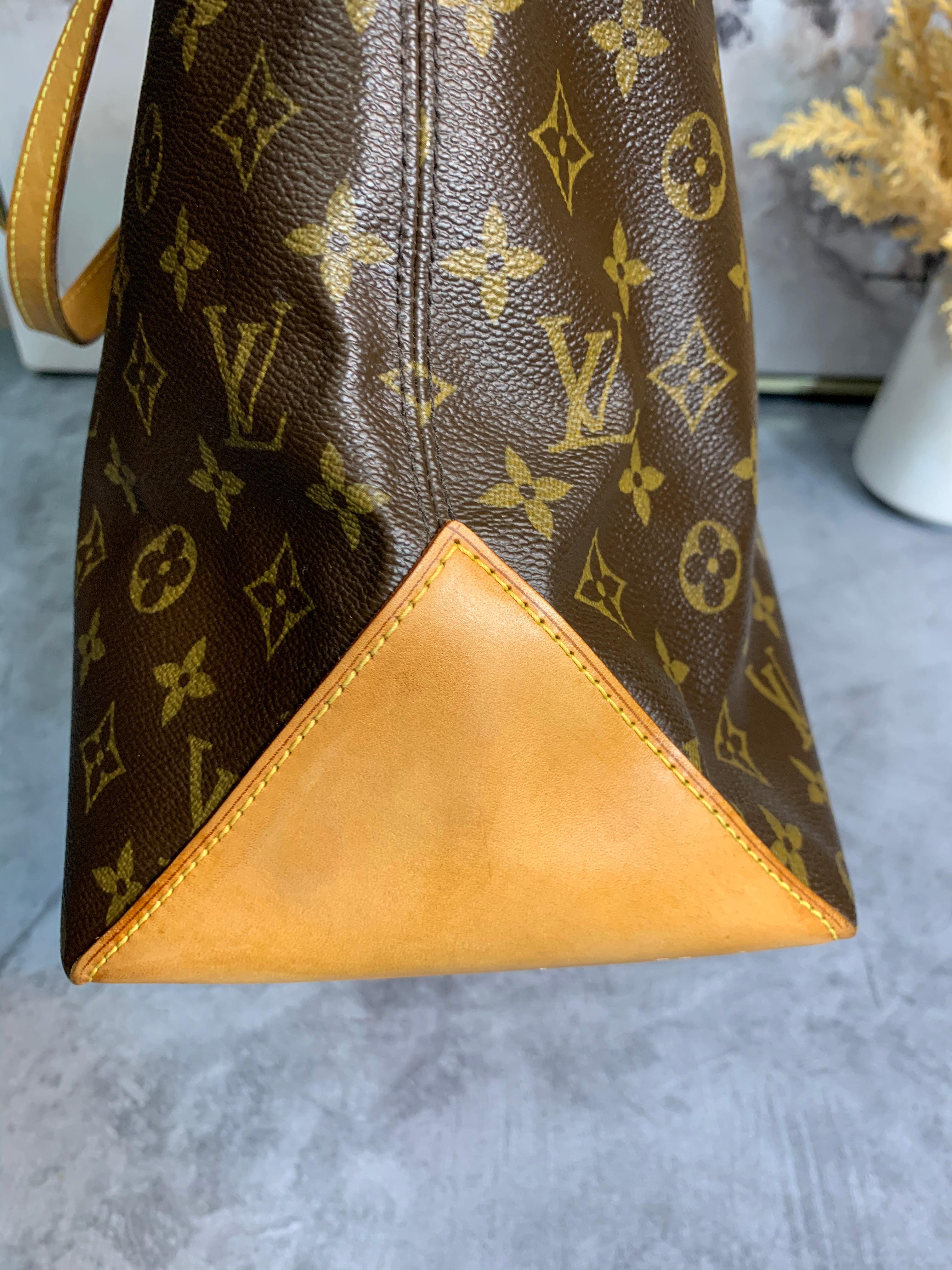 Louis Vuitton Cabas Mezzo