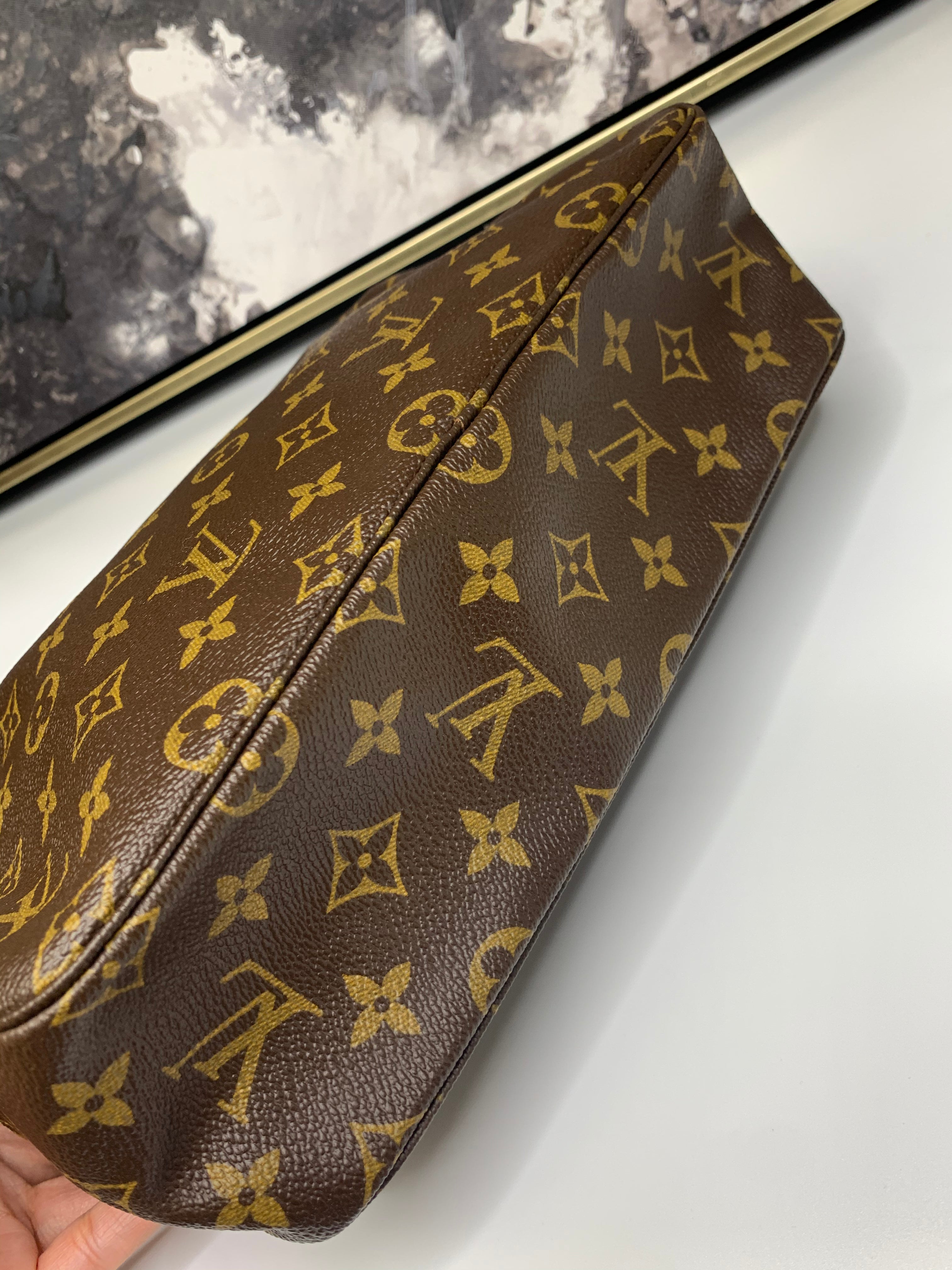 Louis Vuitton Trousse Toilette 28