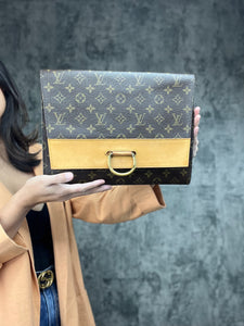 Louis Vuitton Iena Clutch