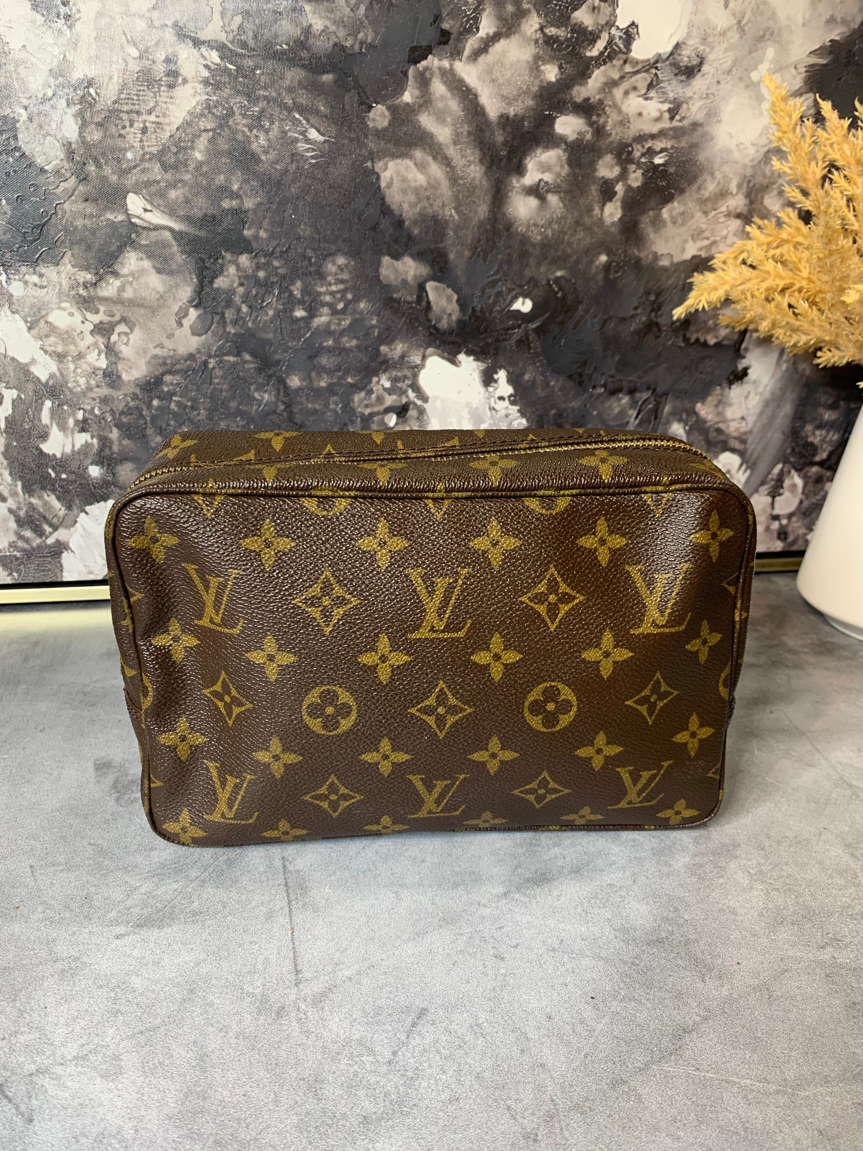 Louis Vuitton Trousse 23