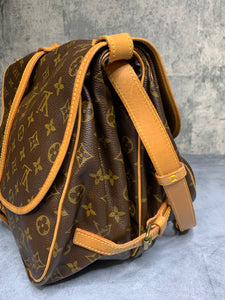 Louis Vuitton Monogram Saumur 35 Crossbody Saddle Messenger Bag