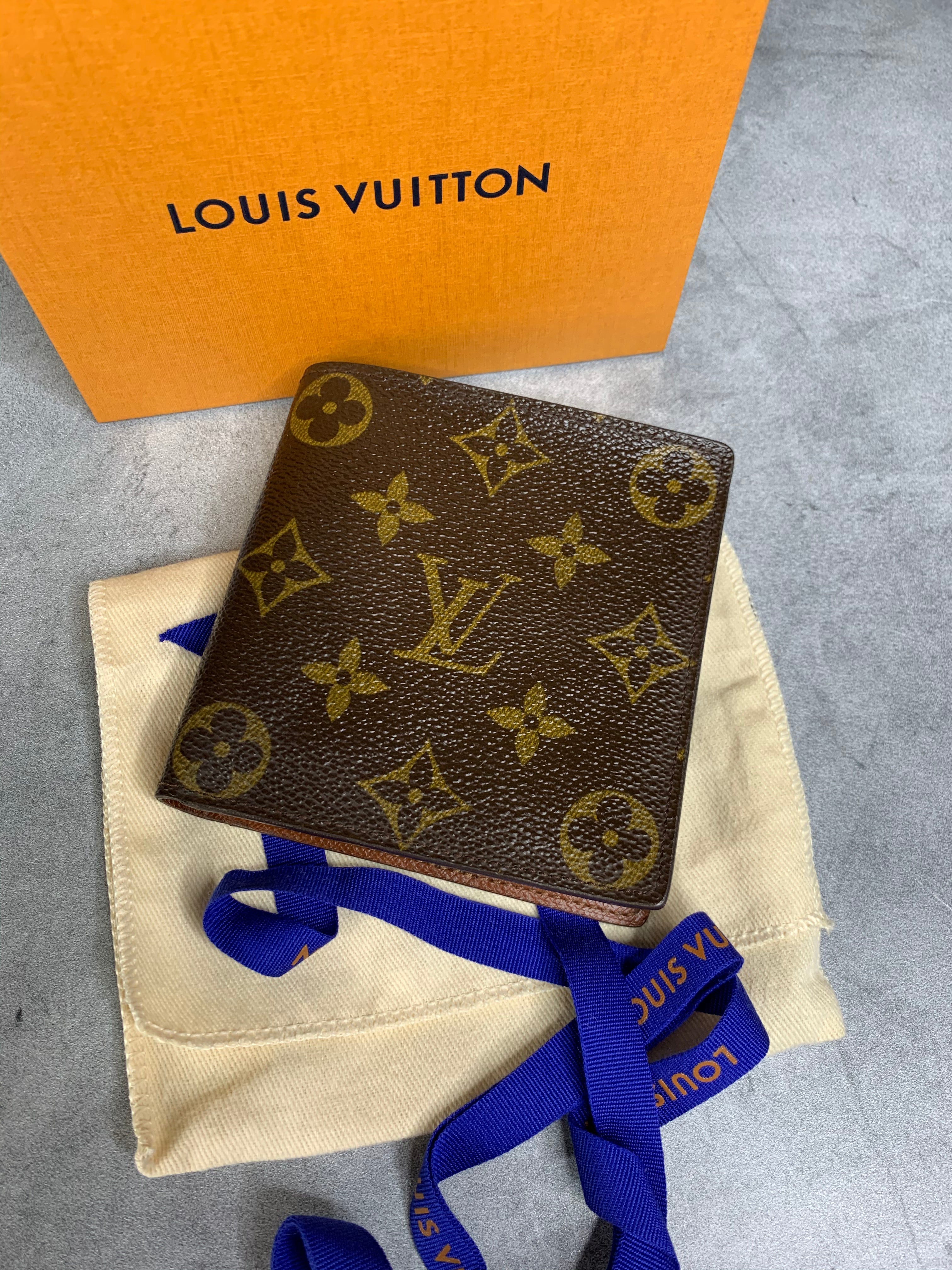 Louis Vuitton Mens Bifold Wallet