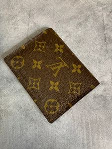 Louis Vuitton Multicompartment Card Holder