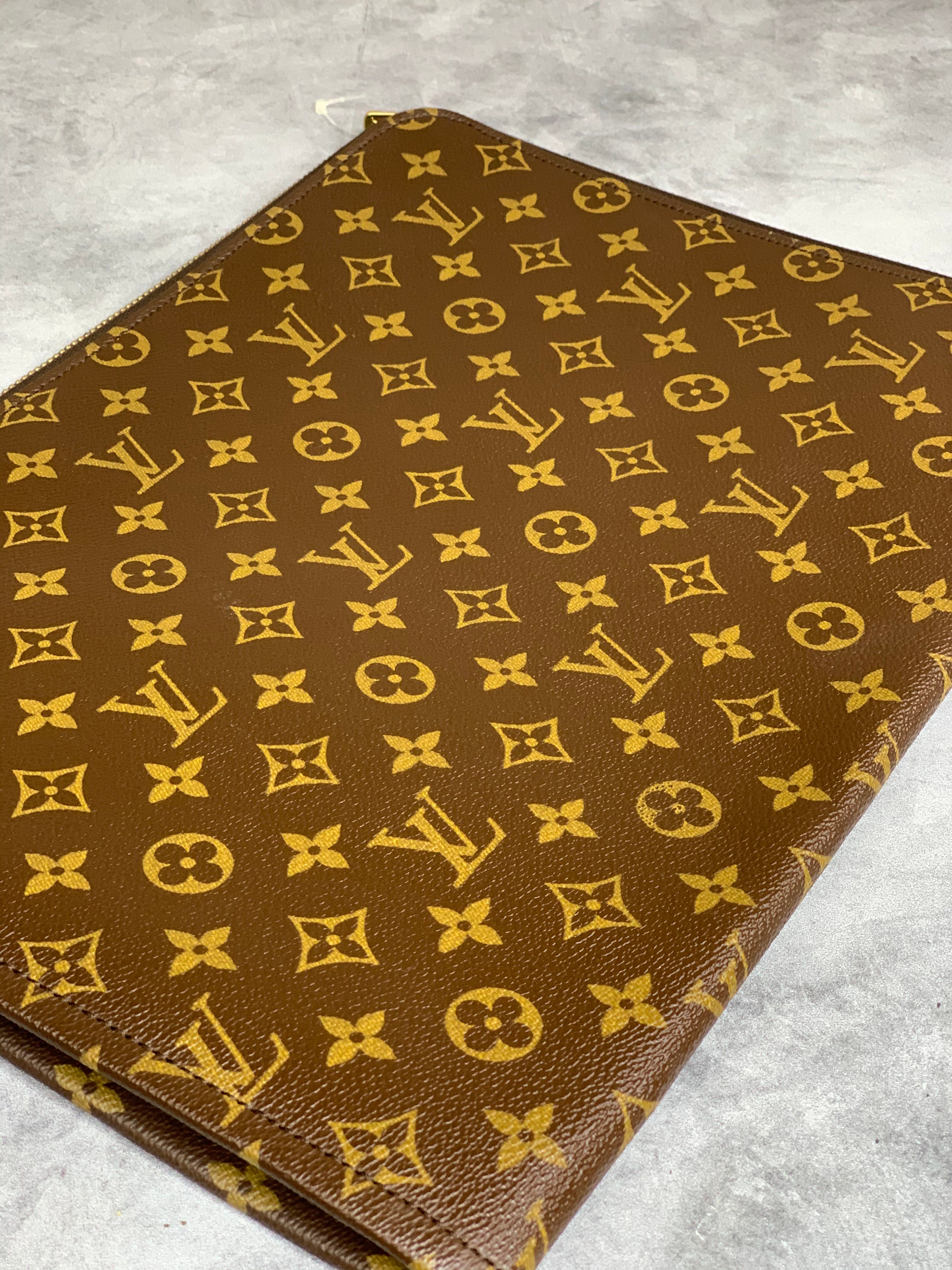 Louis  Vuitton Laptop Sleeve - GM