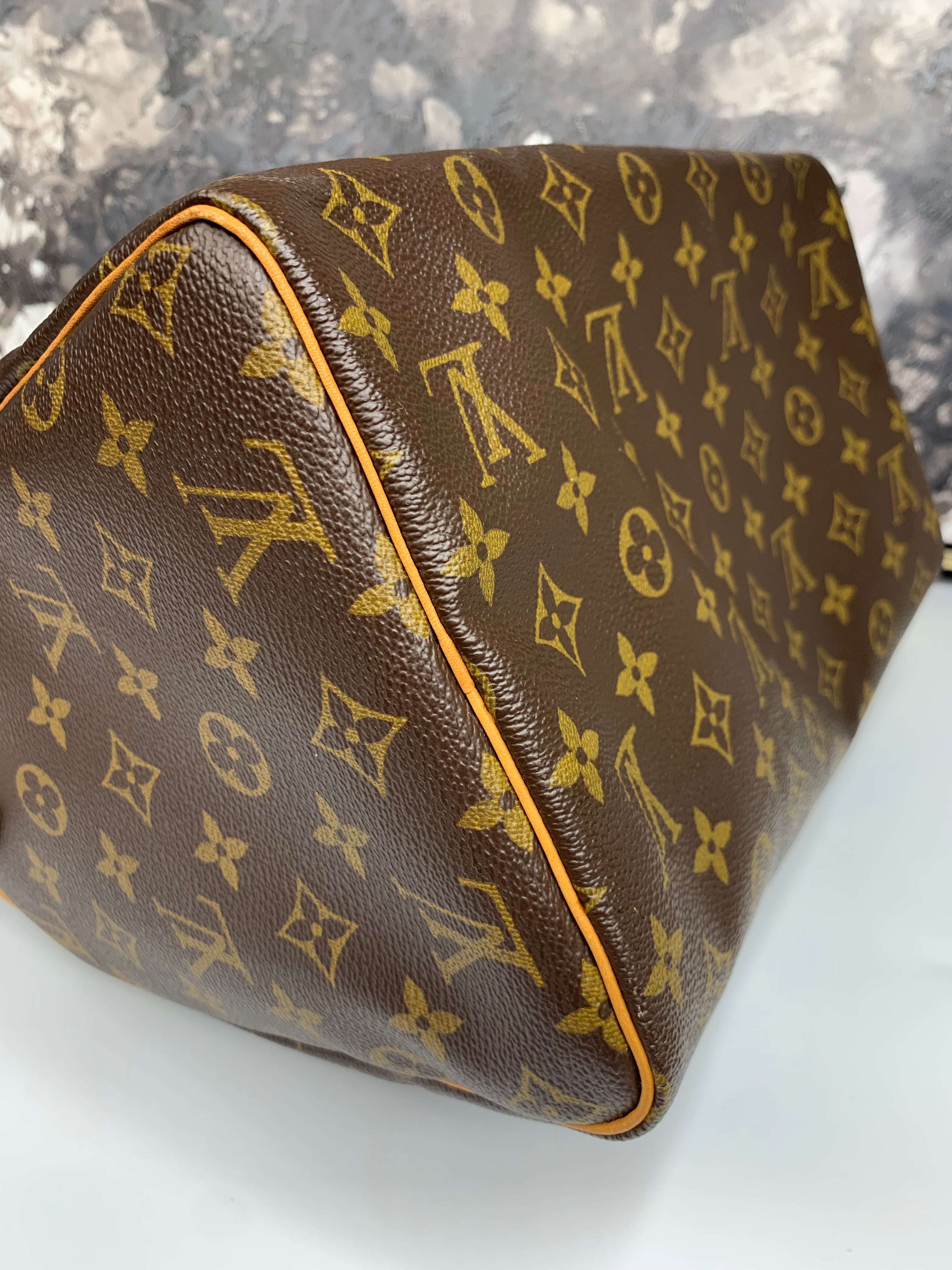 Louis Vuitton Speedy 30