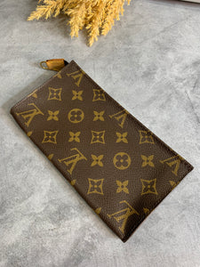 Louis Vuitton Bucket Pouch GM