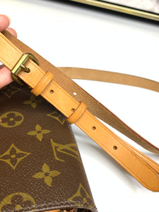 Louis Vuitton Favorite MM – yourvintagelvoe