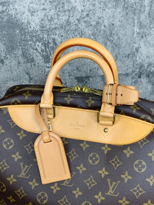 Louis Vuitton Evasion Travel Bag ○ Labellov ○ Buy and Sell Authentic Luxury