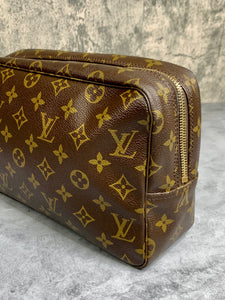 Louis Vuitton Trousse 28