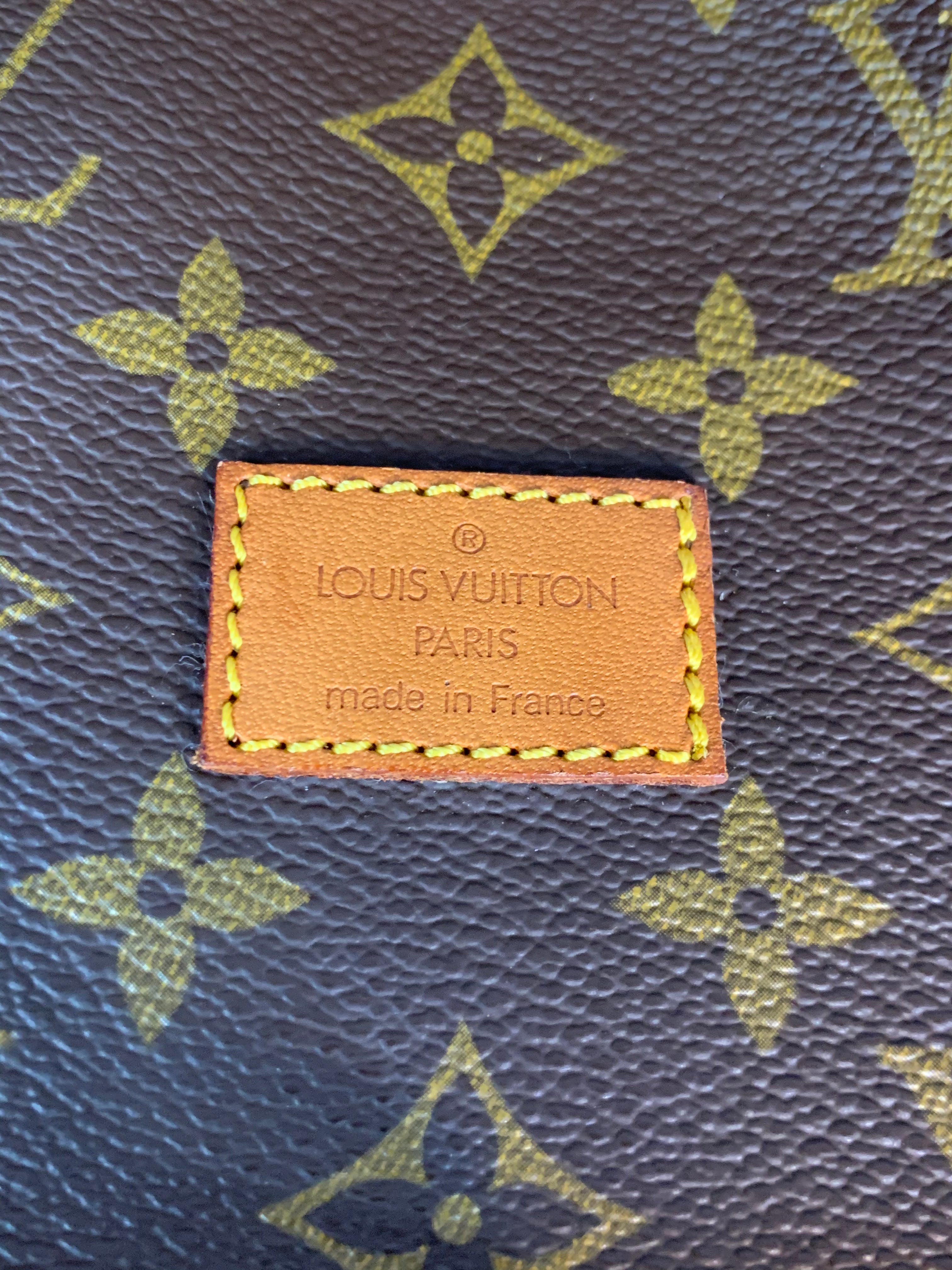 Louis Vuitton Saumur 30