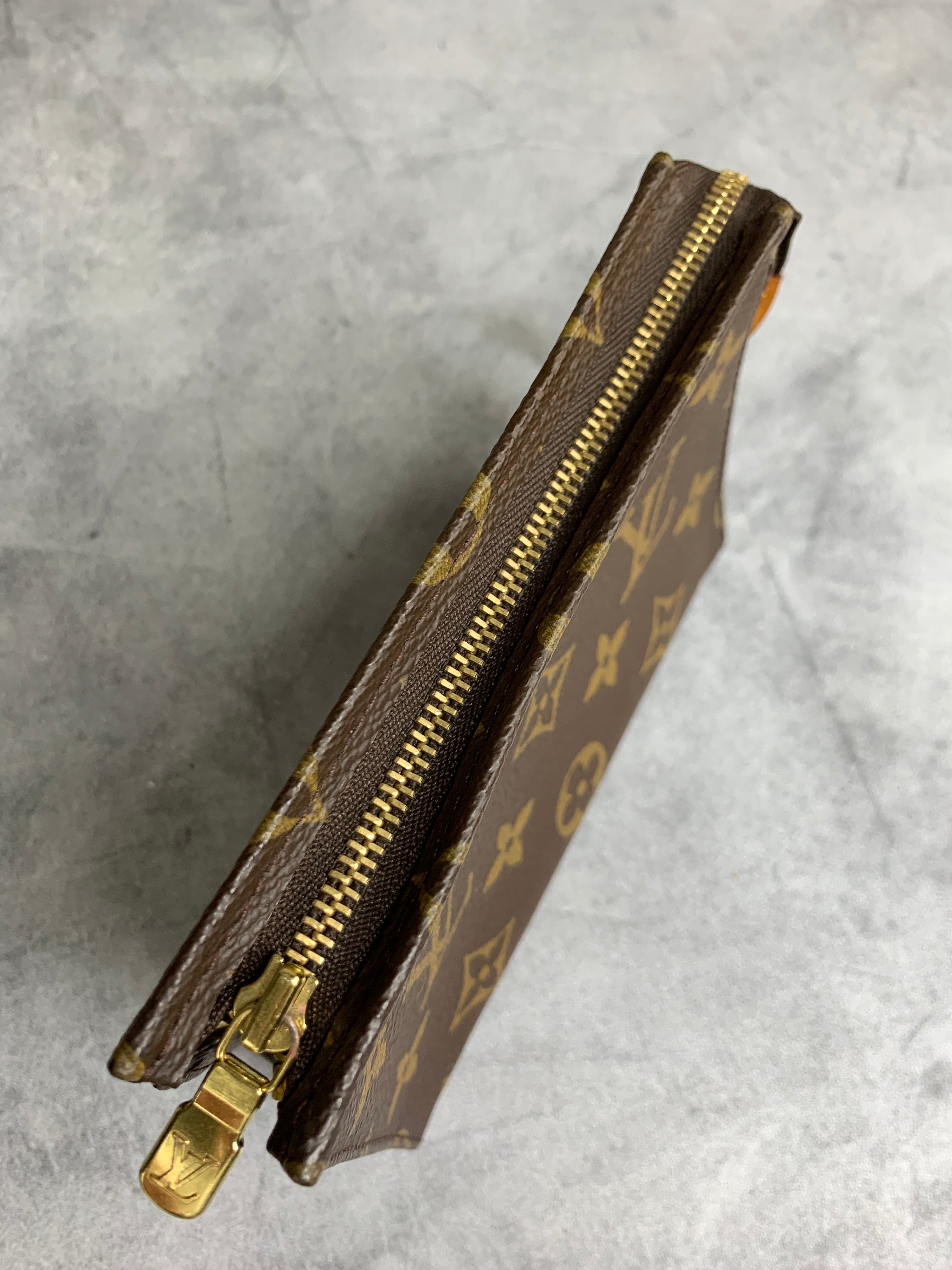 Louis Vuitton Toiletry 15