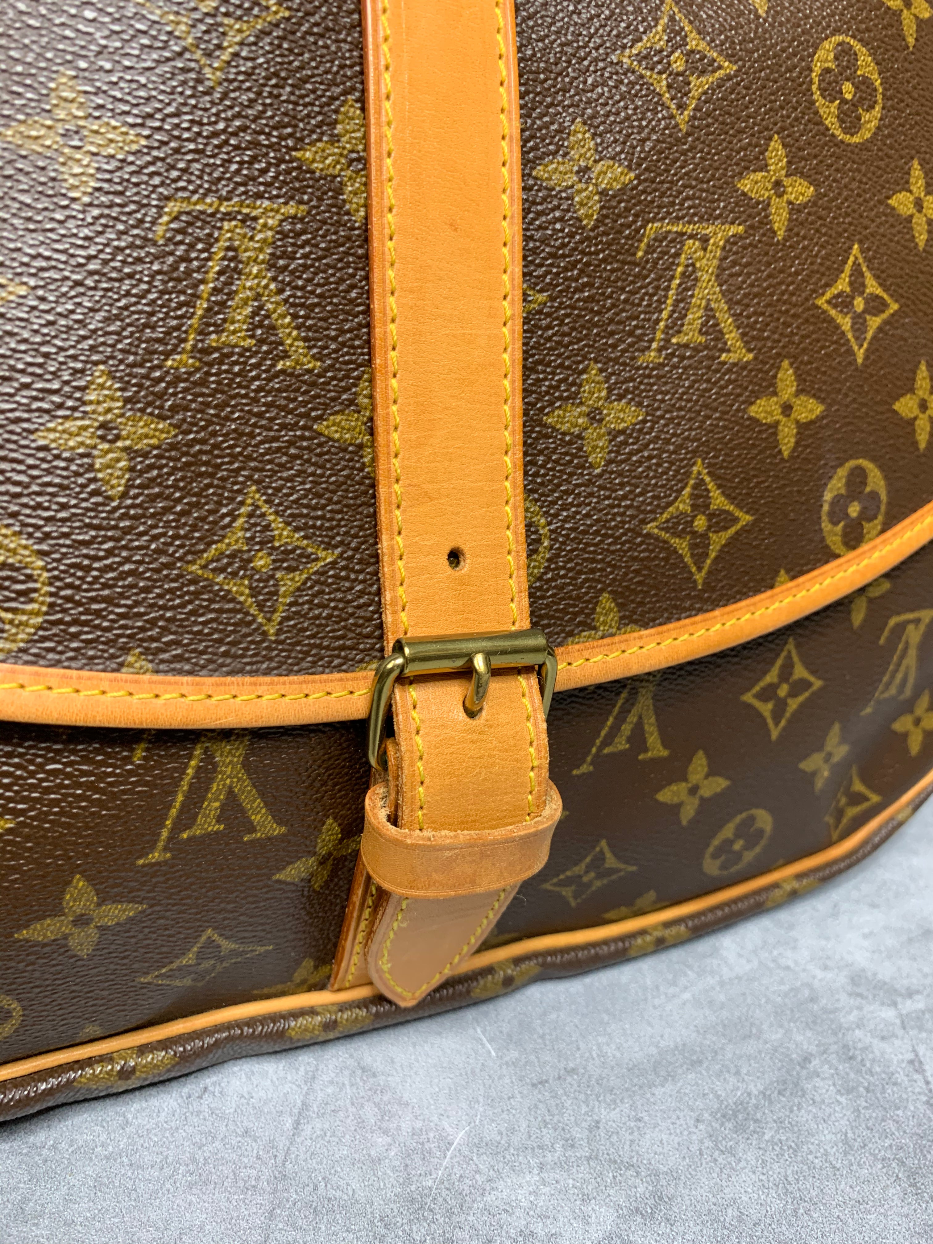 Louis Vuitton Saumur 35