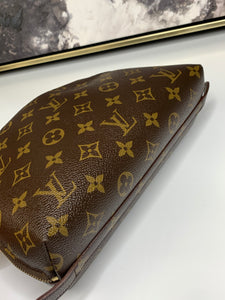 Louis Vuitton, Bags, Monogram Canvas Ronde Cosmetic Pouch Gm