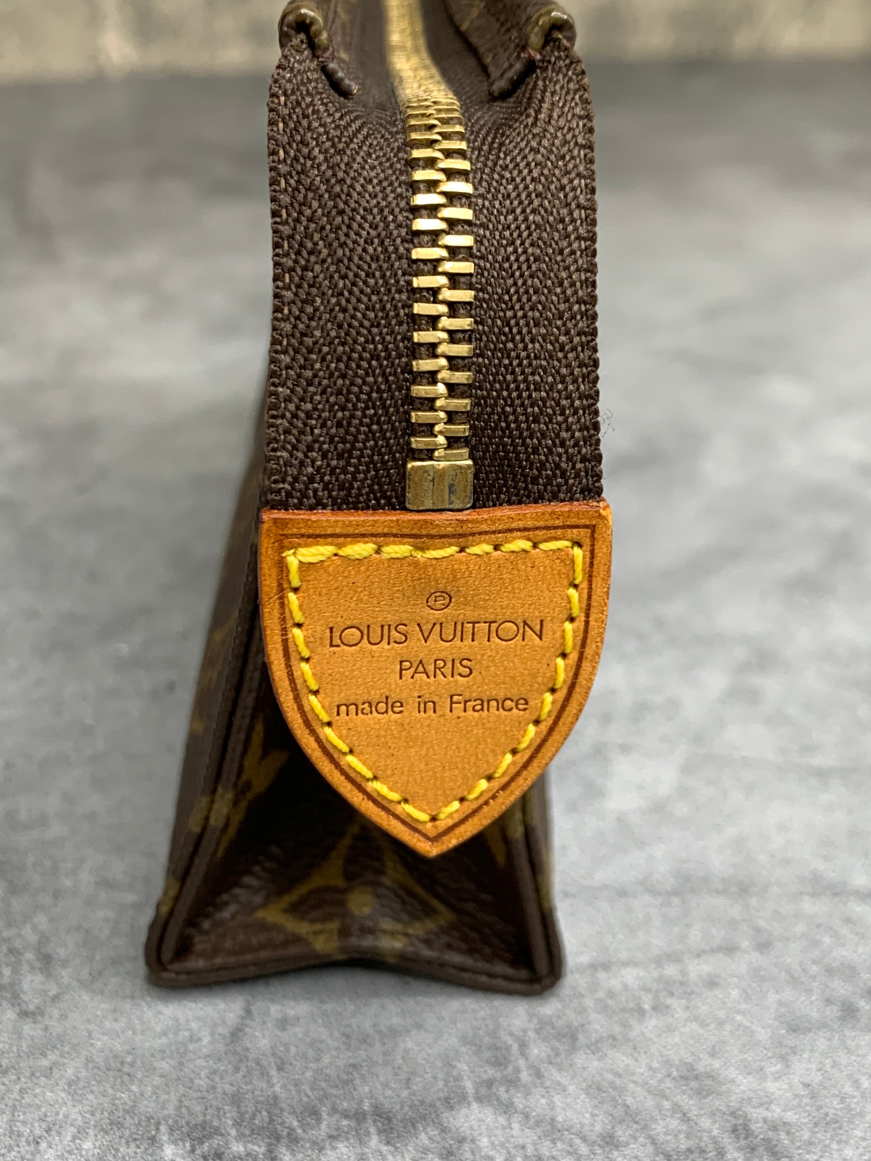 Louis Vuitton Toiletry 15