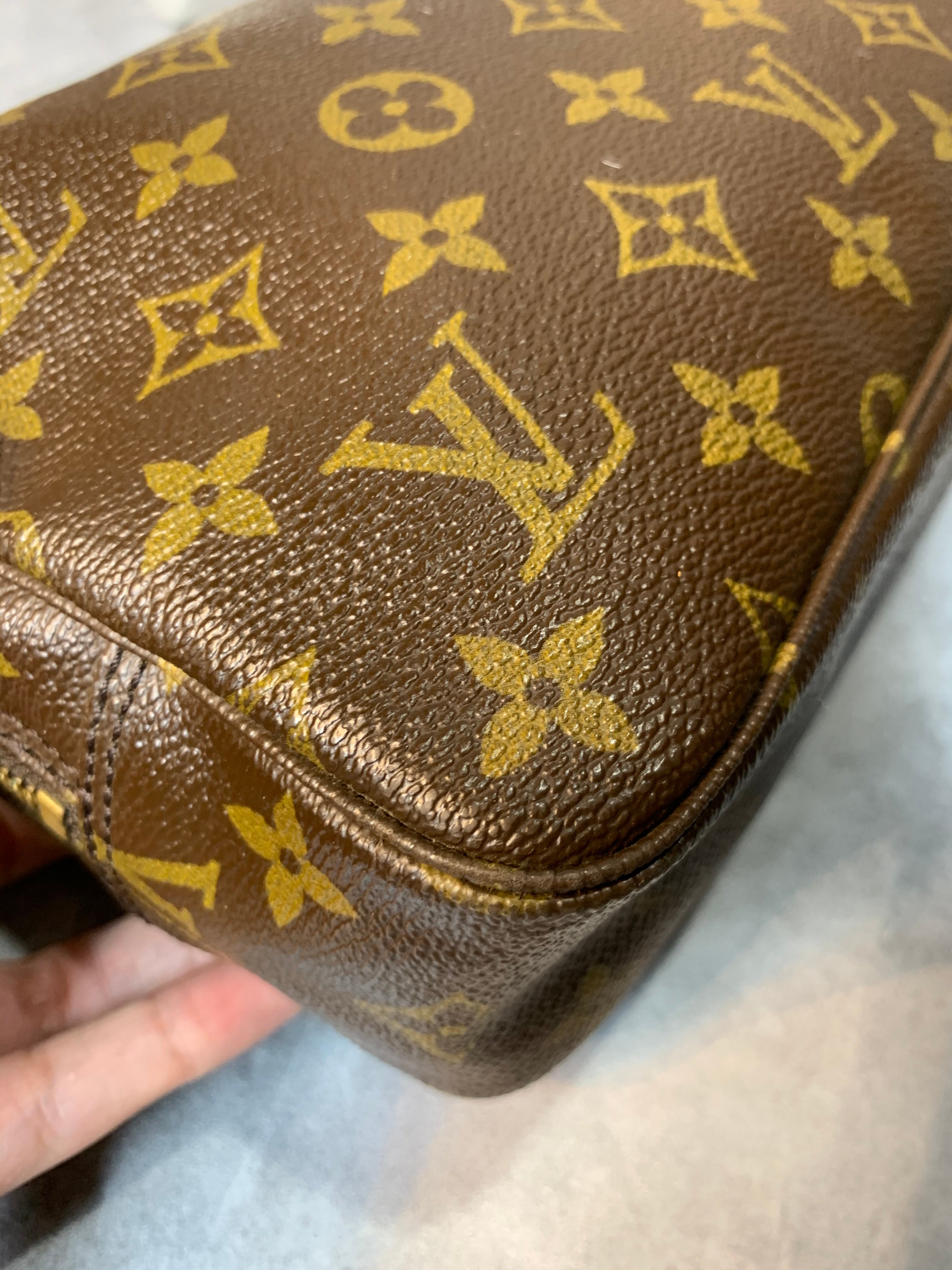 LV Trousse 23