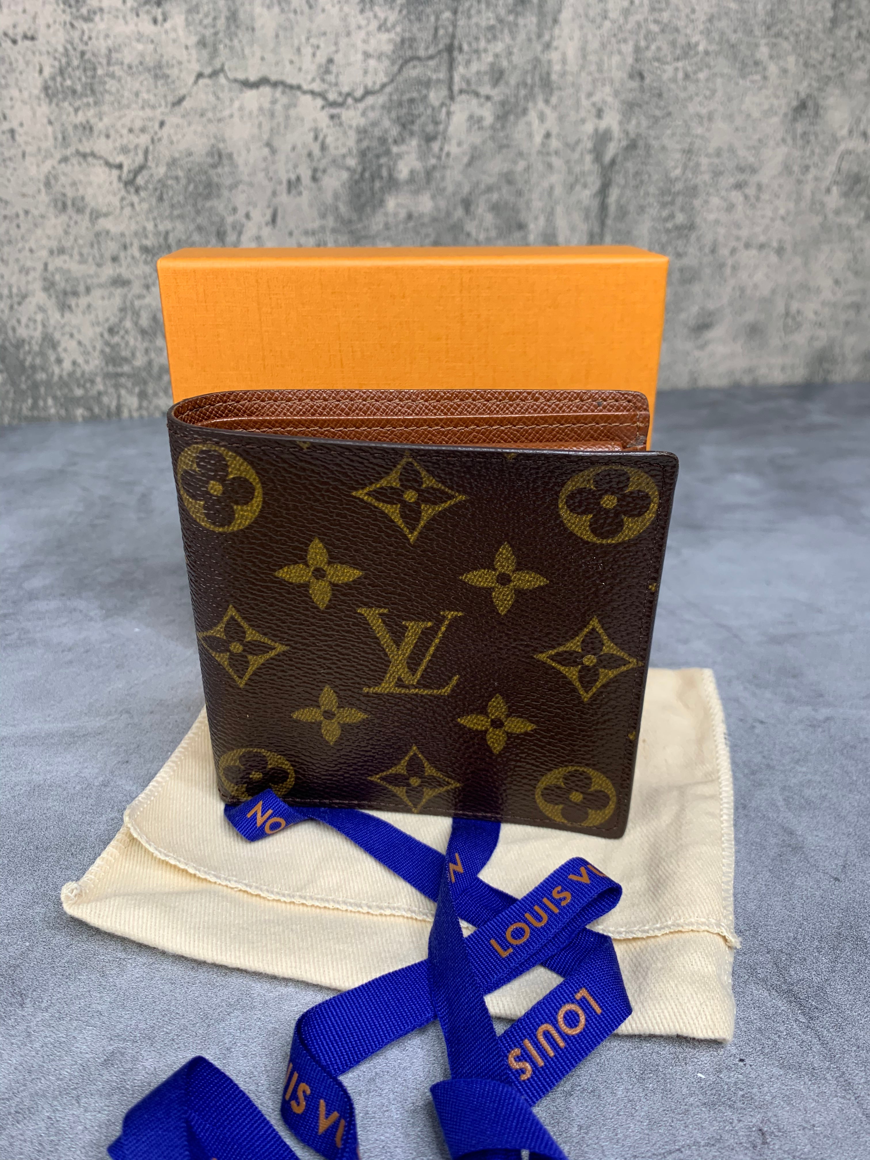 Louis Vuitton Mens Bifold Wallet