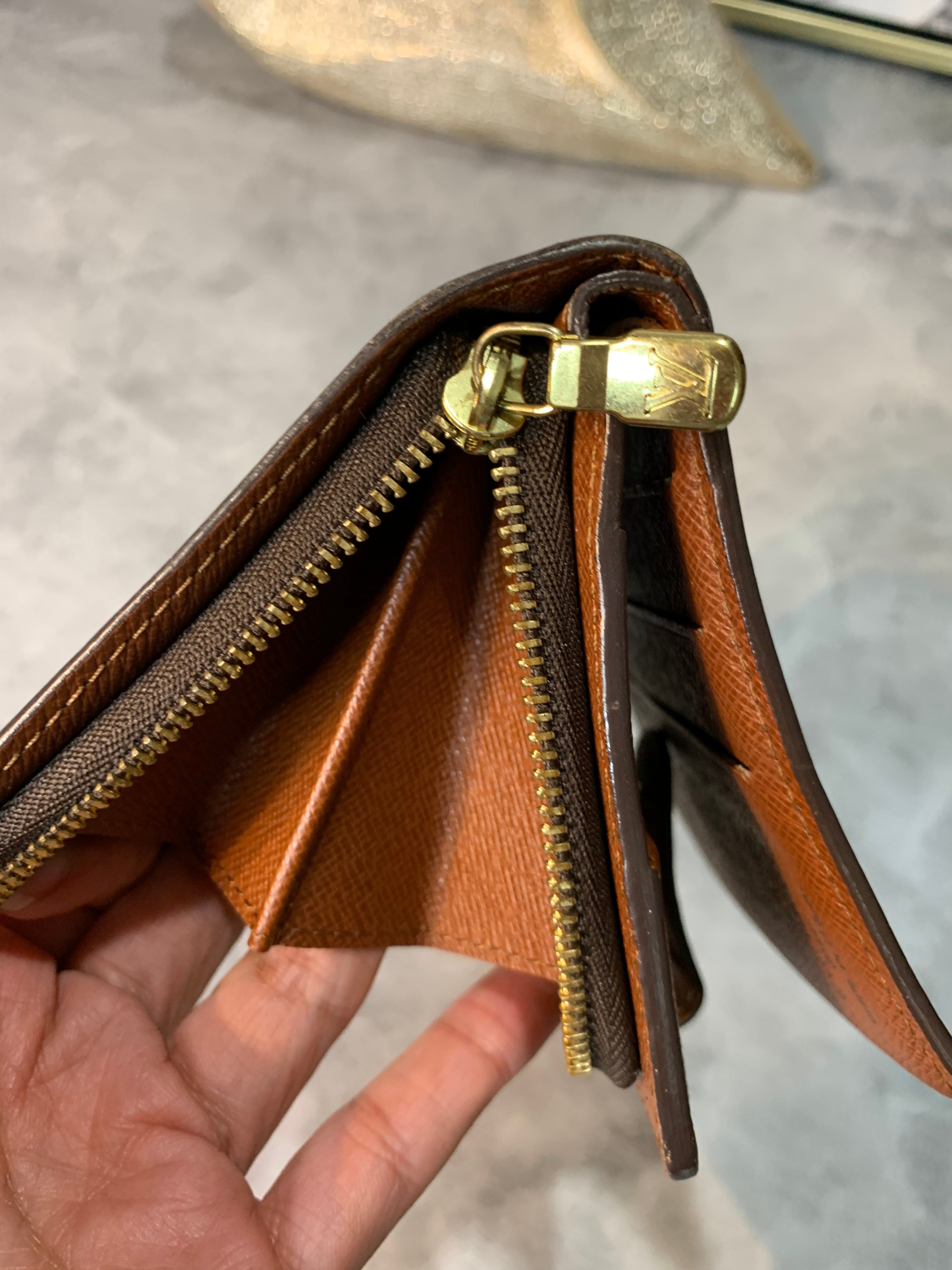 lv compact wallet