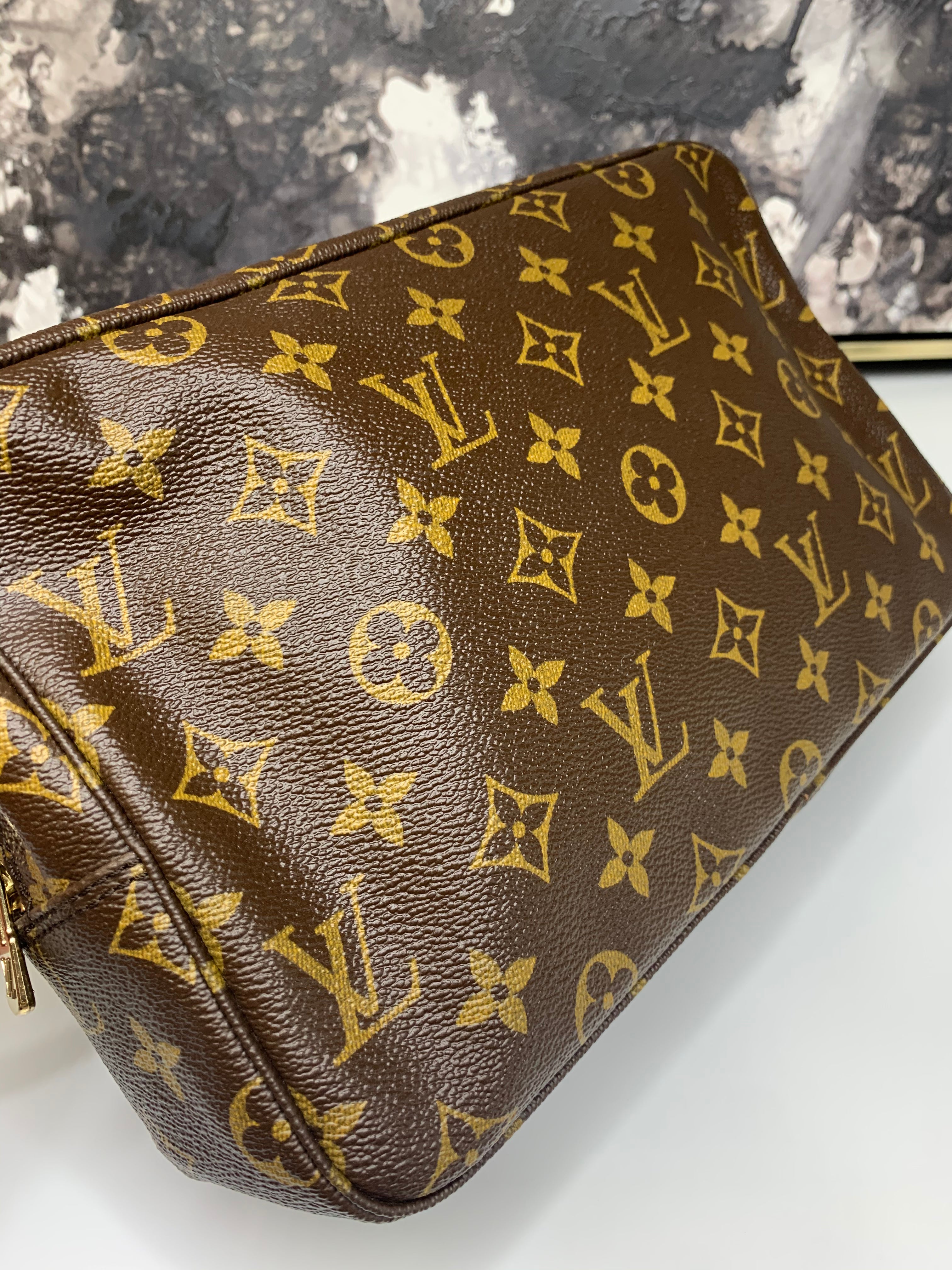 Louis Vuitton Trousse Toilette 28