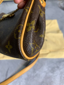 Louis Vuitton Eva Clutch