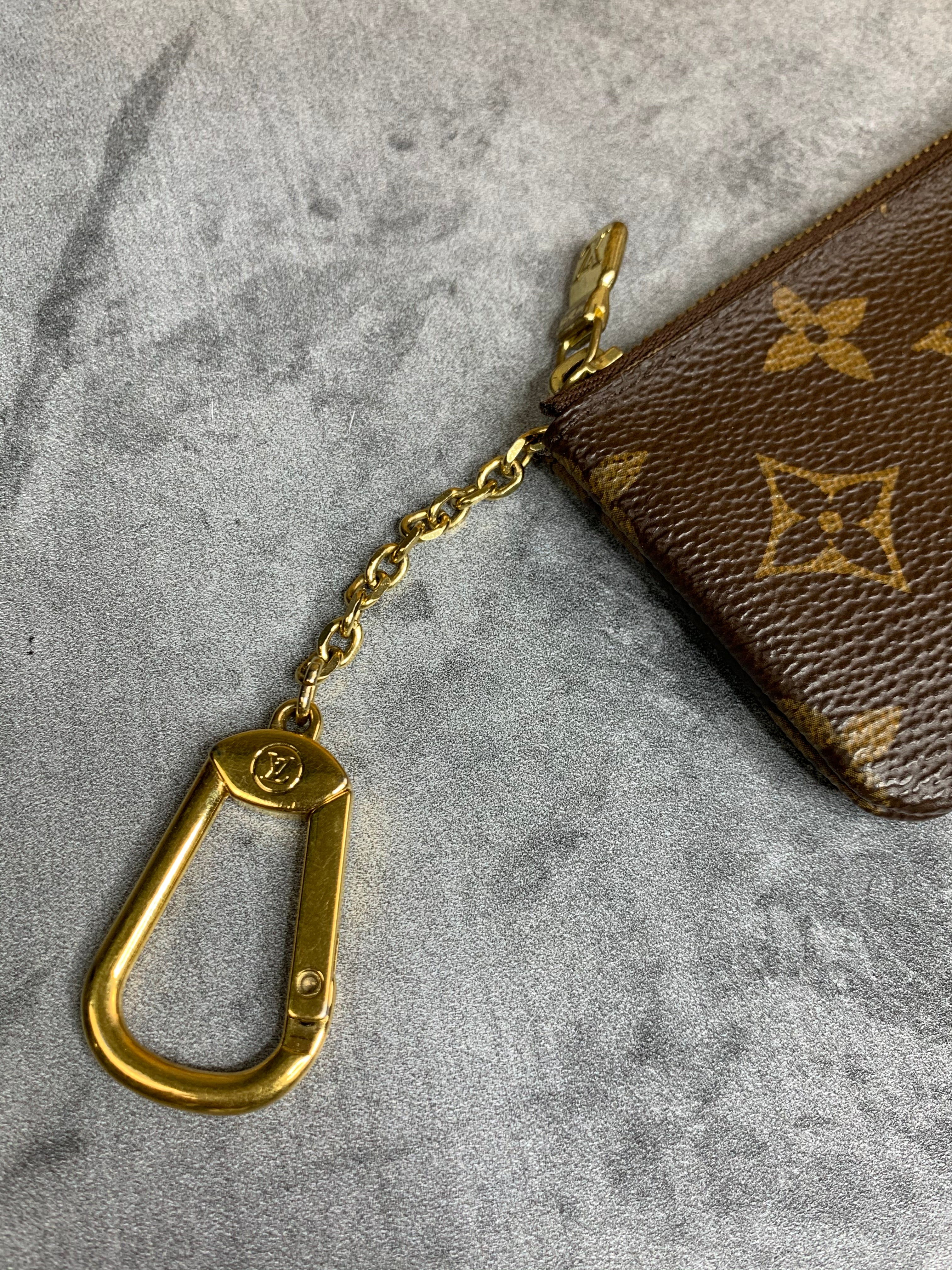 Louis Vuitton Key Pouch yourvintagelvoe