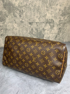 Louis Vuitton Speedy 35