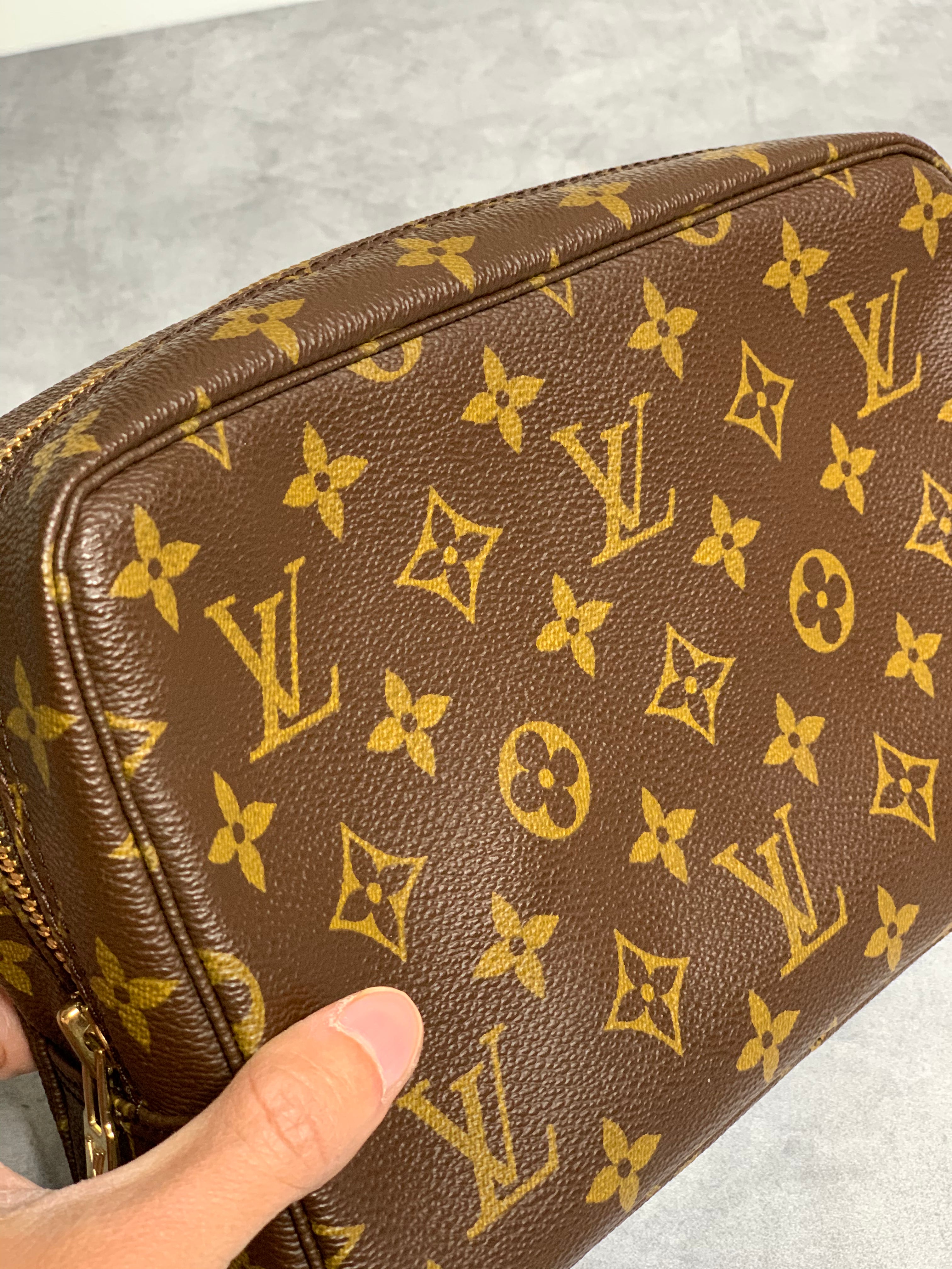 Louis Vuitton Trousse 23