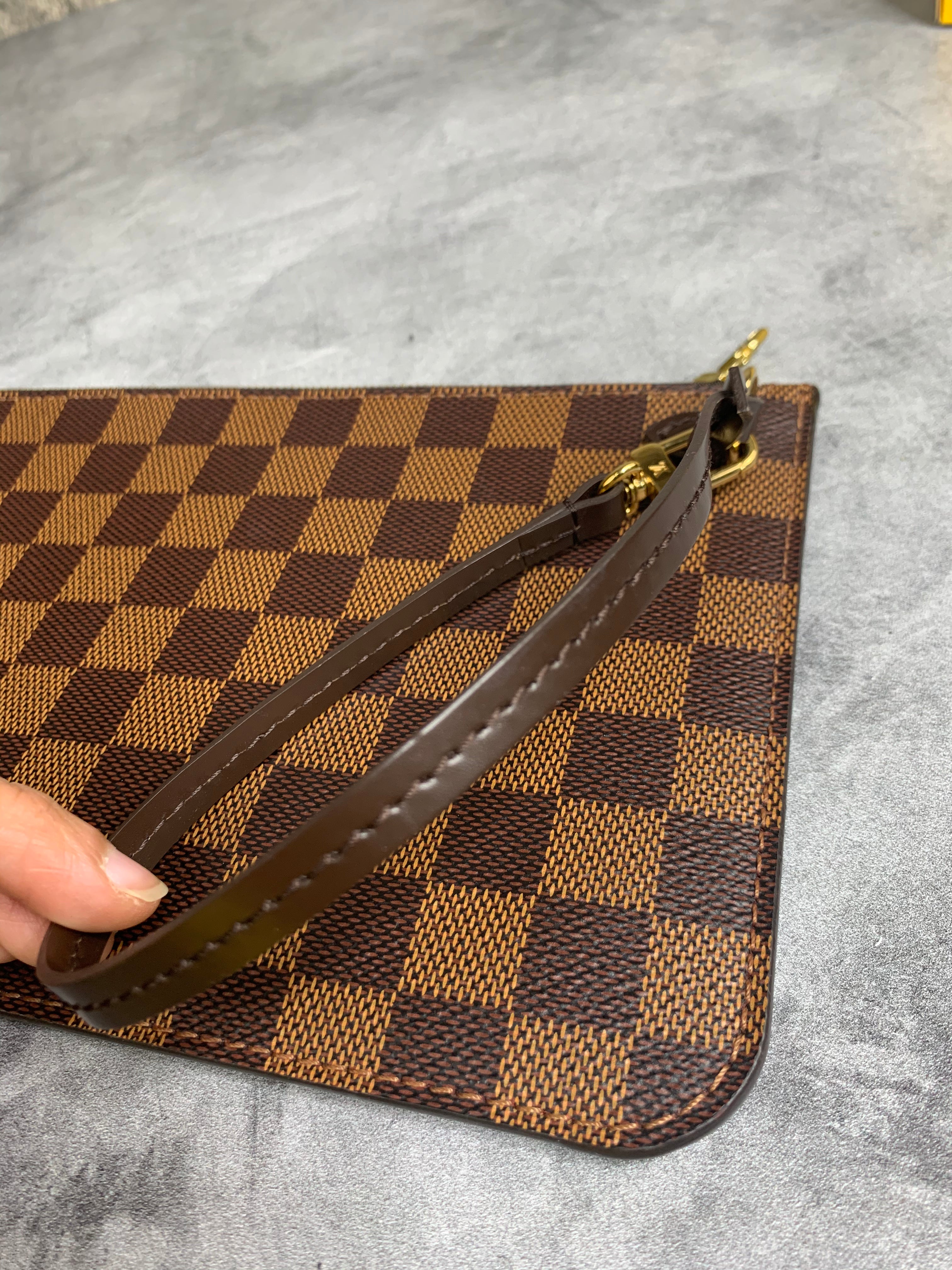 Louis Vuitton Neverfull Pouch MM/GM