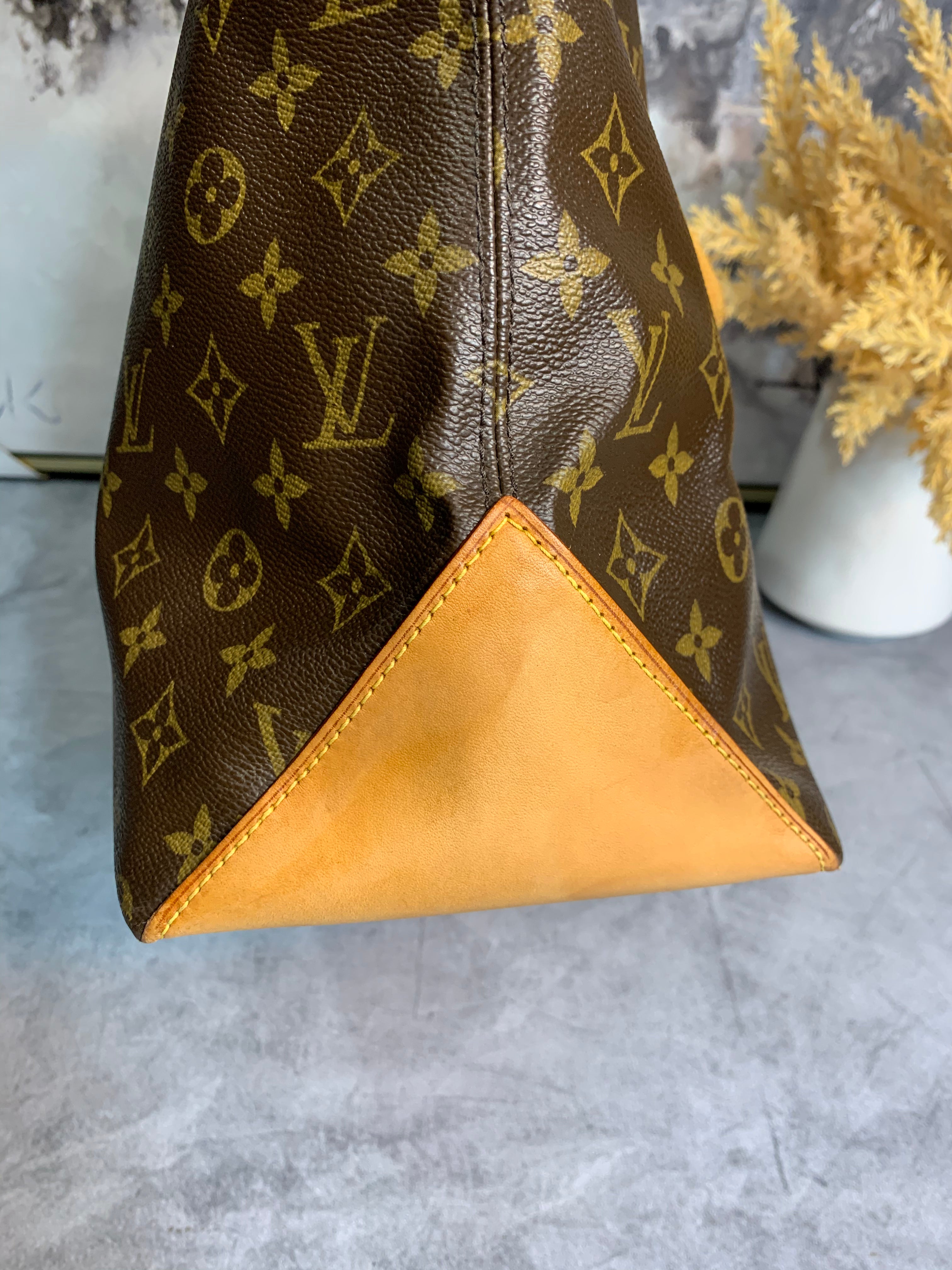 Louis Vuitton Cabas Mezzo