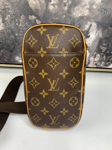 LOUIS VUITTON Monogram Pochette Gange Body Bag M51870 Purse Unisex 90193328