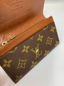 Louis Vuitton Short Wallet