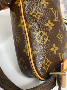 Louis-Vuitton-Monogram-Pochette-Gange-Cross-Body-Bag-M51870 – dct