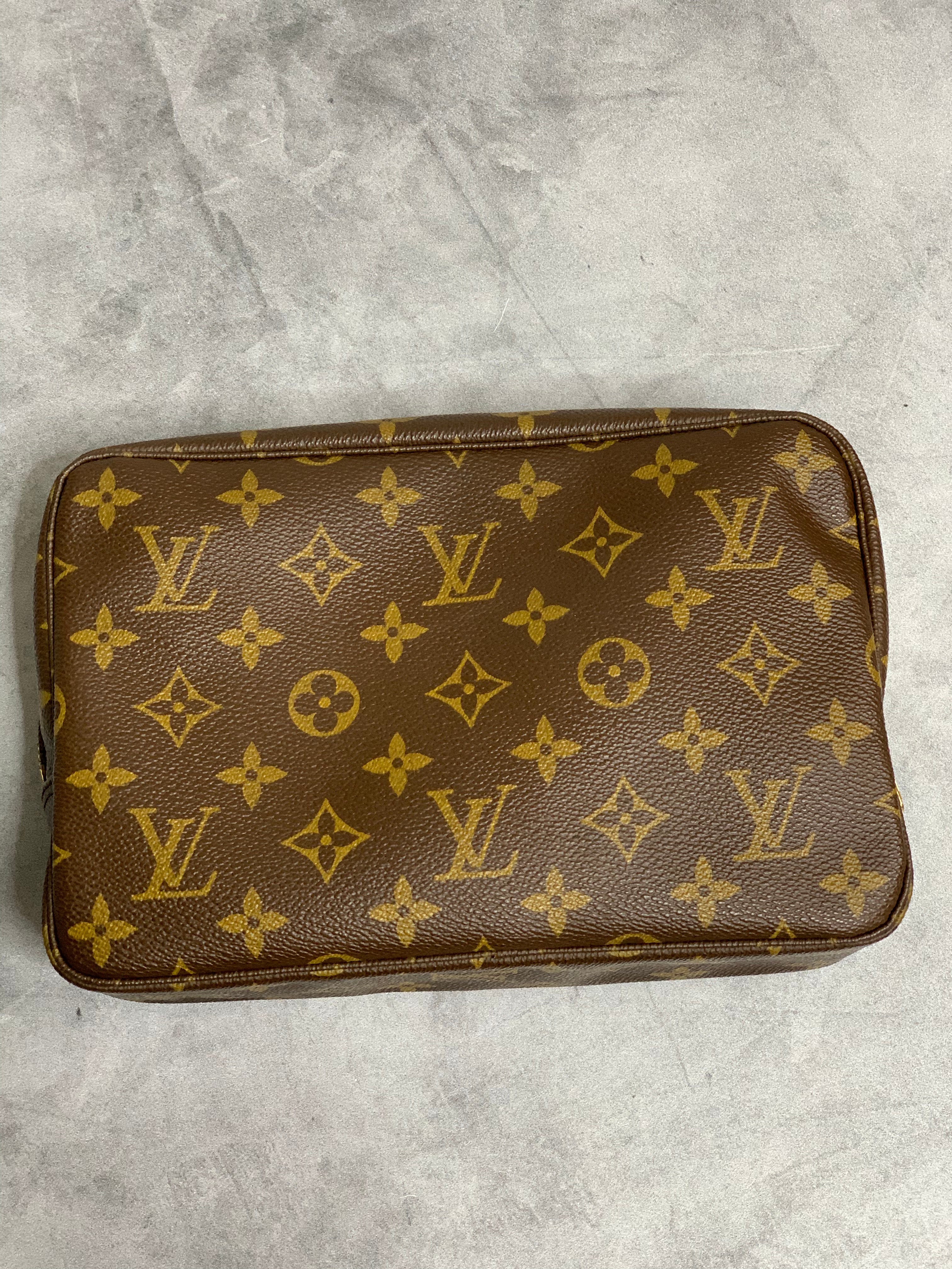 Louis Vuitton Trousse 23