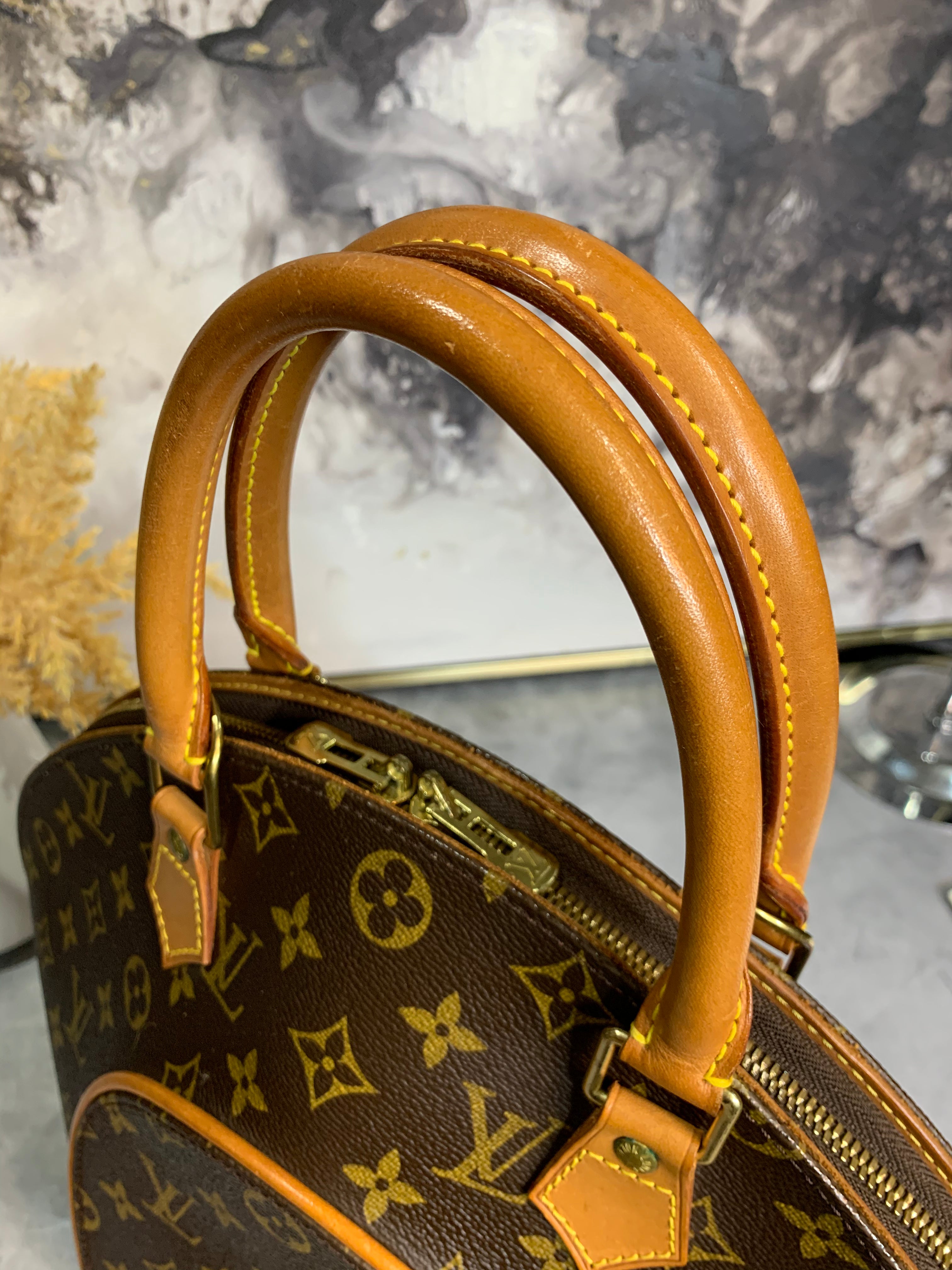 Prelpoved Louis Vuitton Ellipse MM Monogram Bag TH0091 063023 – KimmieBBags  LLC