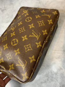 Louis Vuitton Trousse 23