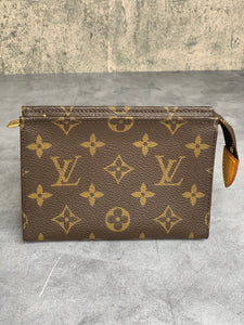 Louis Vuitton Toiletry 15