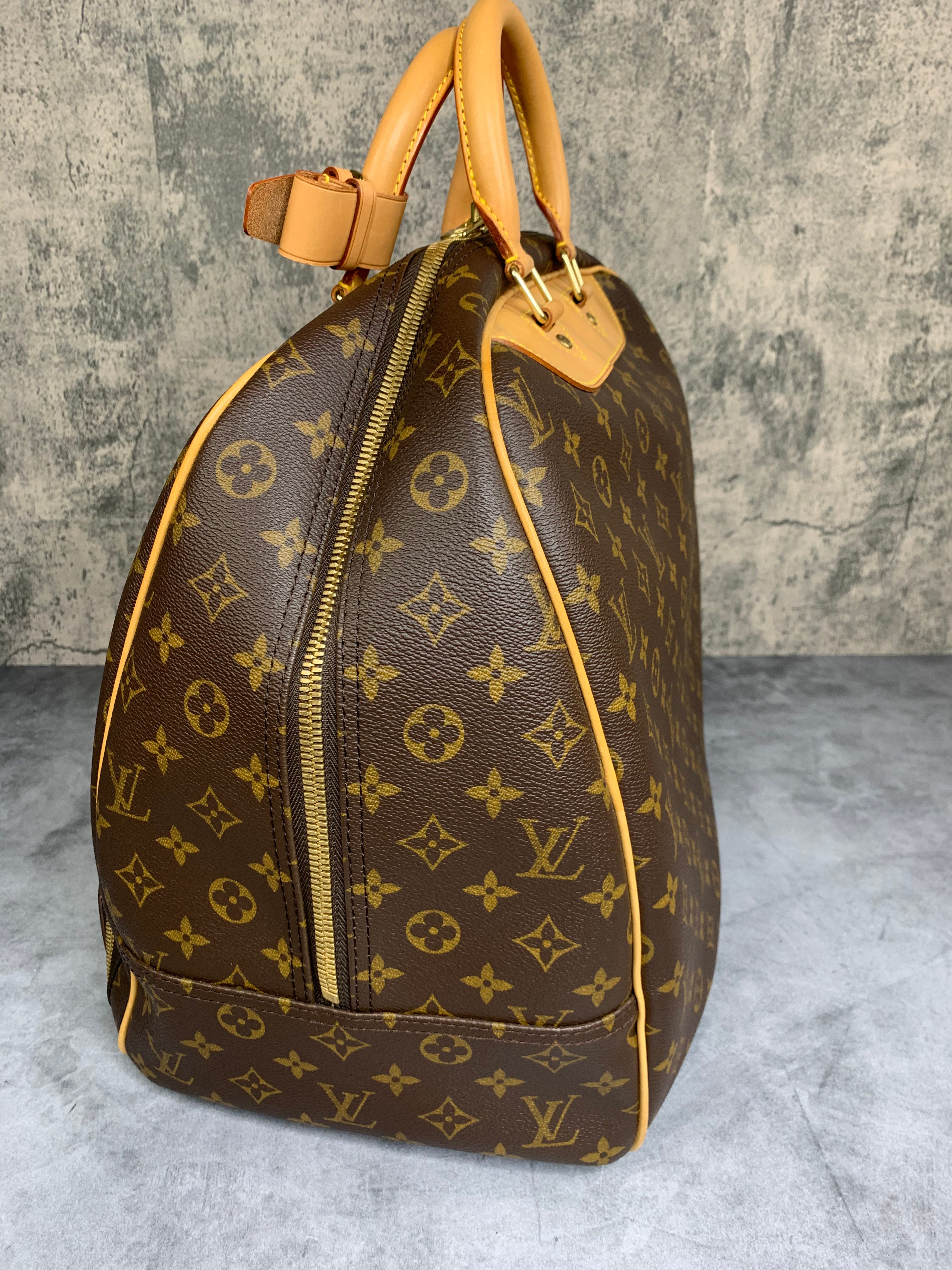 Louis Vuitton Evasion Travel Bag yourvintagelvoe