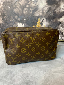 LV Trousse 23