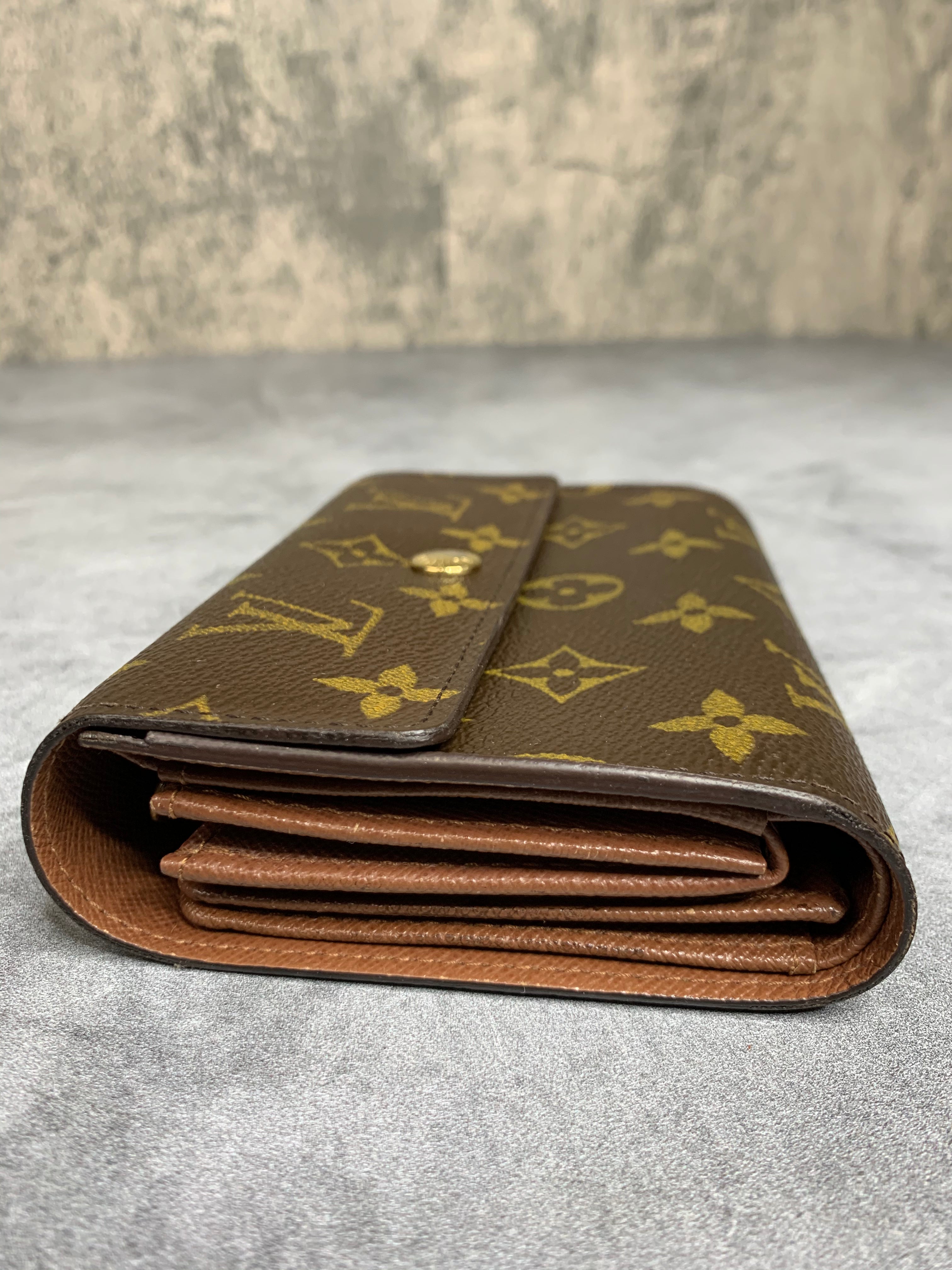 Alexandra cloth wallet Louis Vuitton Brown in Cloth - 34405143