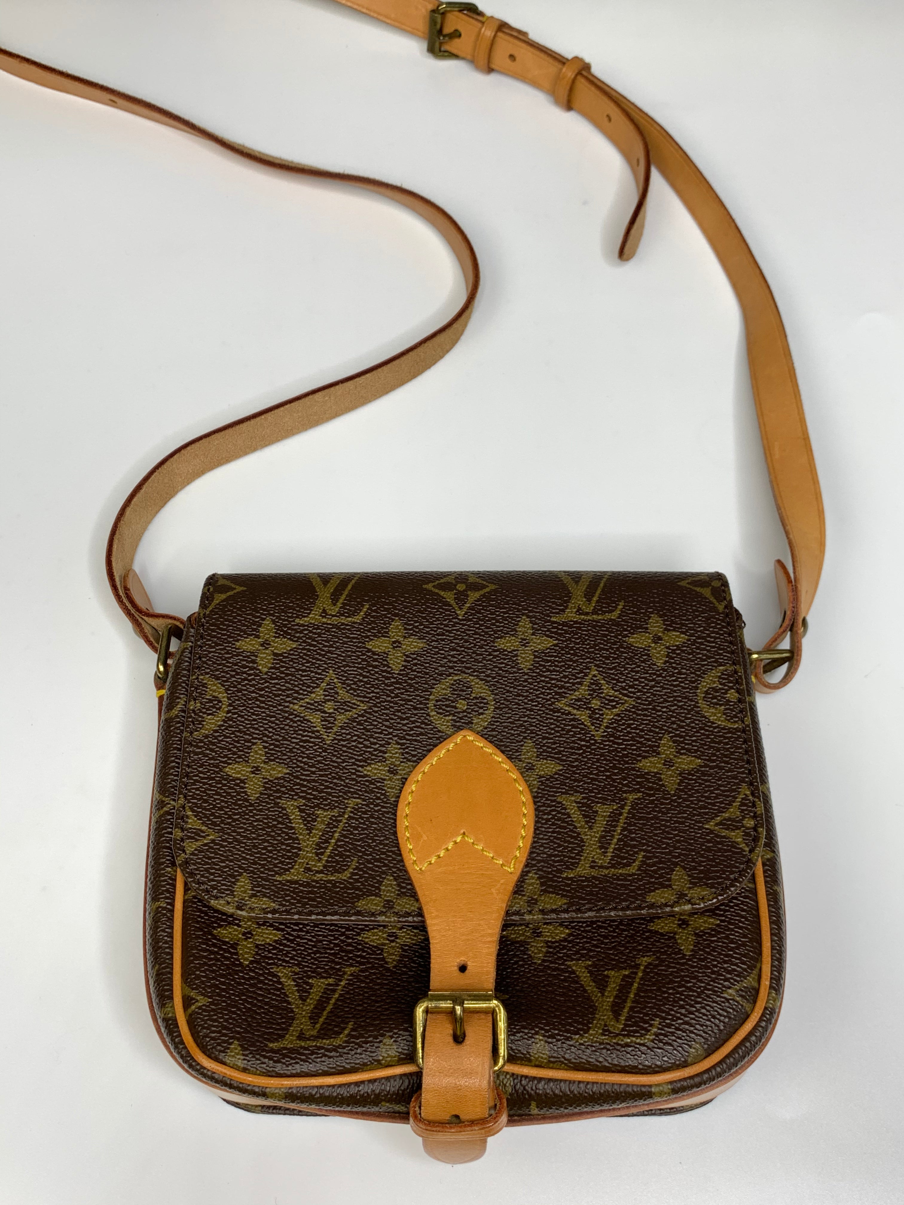 Louis Vuitton Monogram Cartouchiere PM (SHG-34096) – LuxeDH
