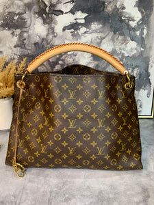 Louis Vuitton Artsy MM