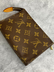 Louis Vuitton Toiletry 15