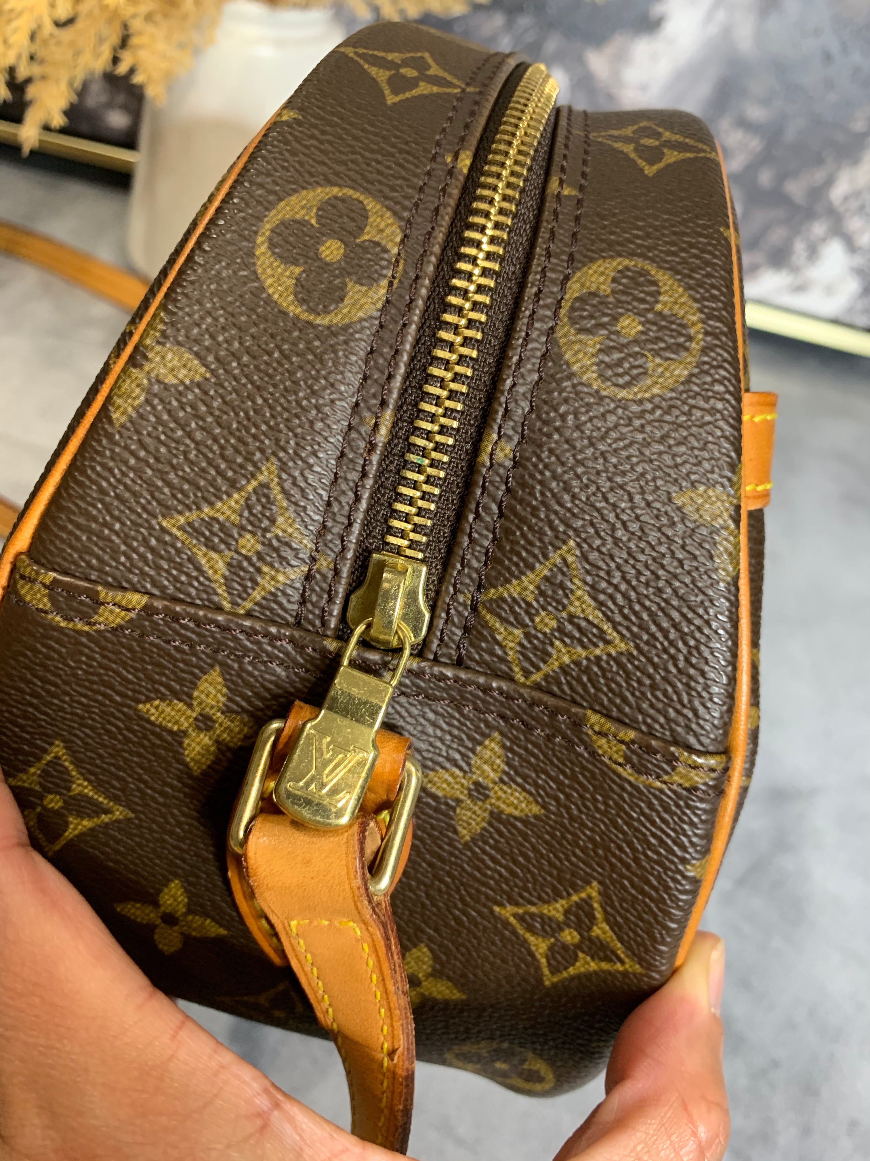 Louis Vuitton Blois Crossbody yourvintagelvoe