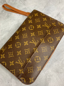 Louis Vuitton Orsay Clutch