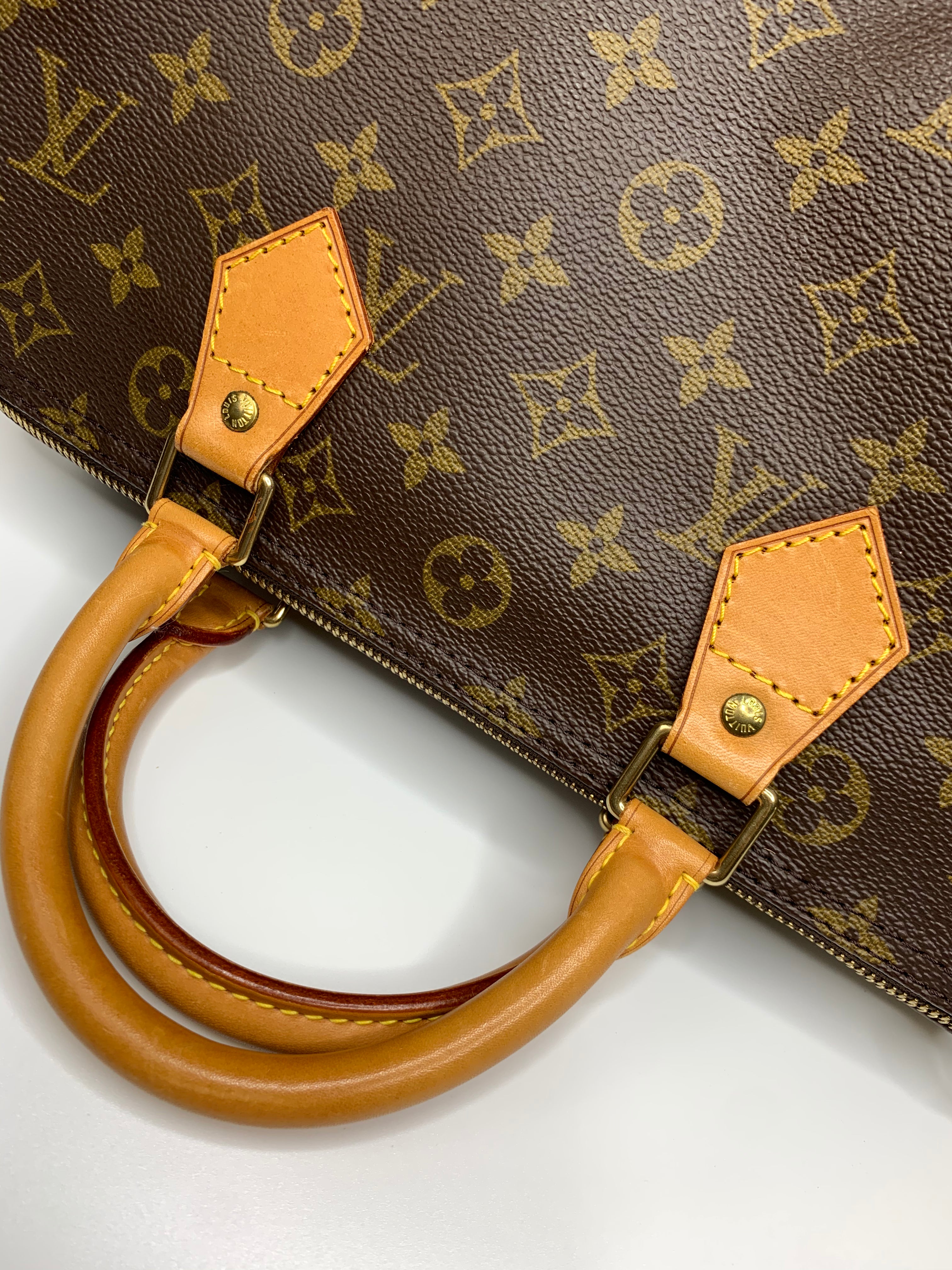 Louis Vuitton Speedy 30