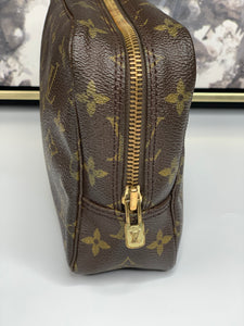 Louis Vuitton Trousse 23