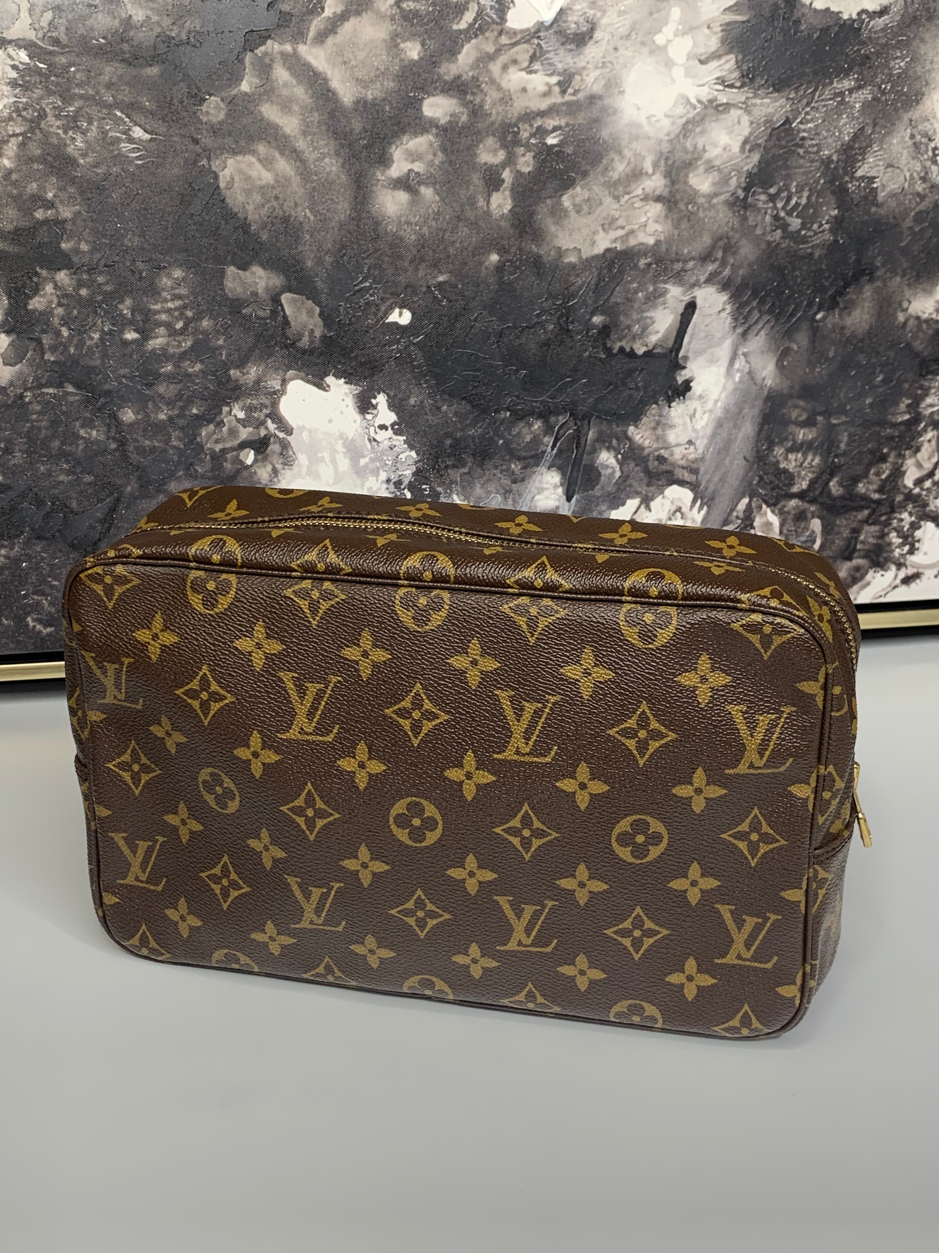 Louis Vuitton Trousse Toilette 28