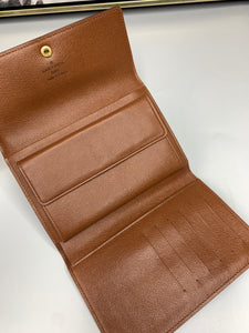Couverture passeport leather card wallet Louis Vuitton Brown in