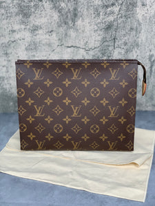 Louis Vuitton Toiletry 26