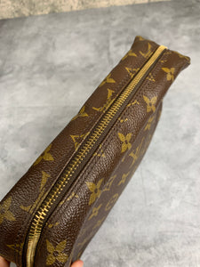 Louis Vuitton Trousse 23